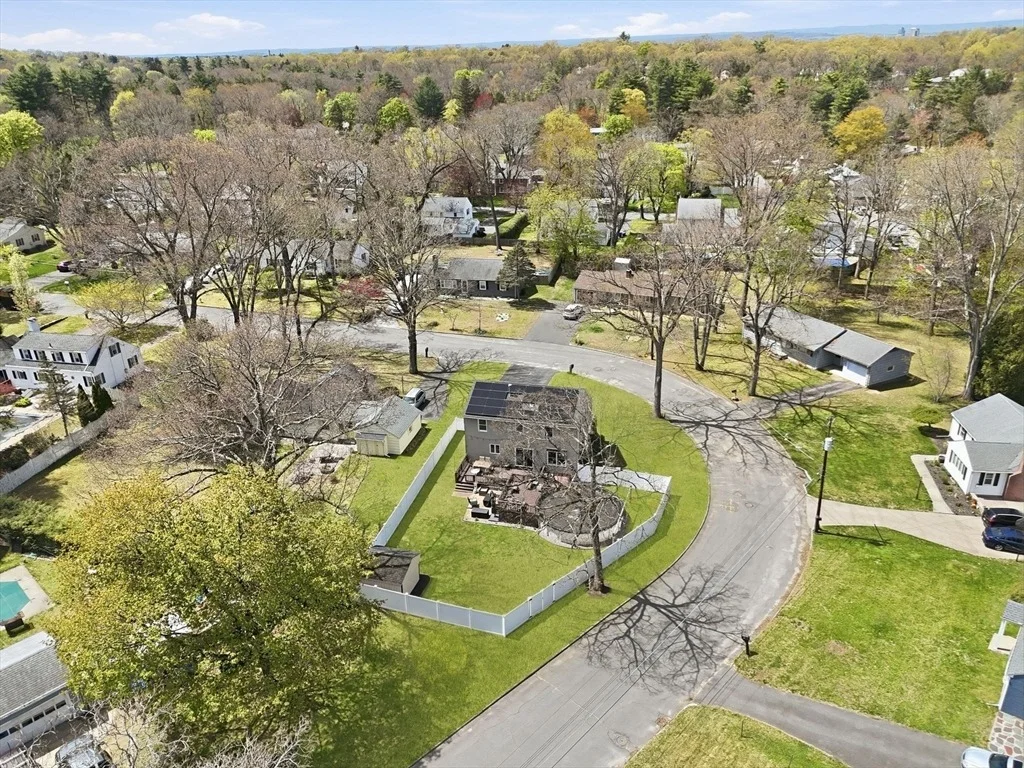 Photo of 33 Winding Ln