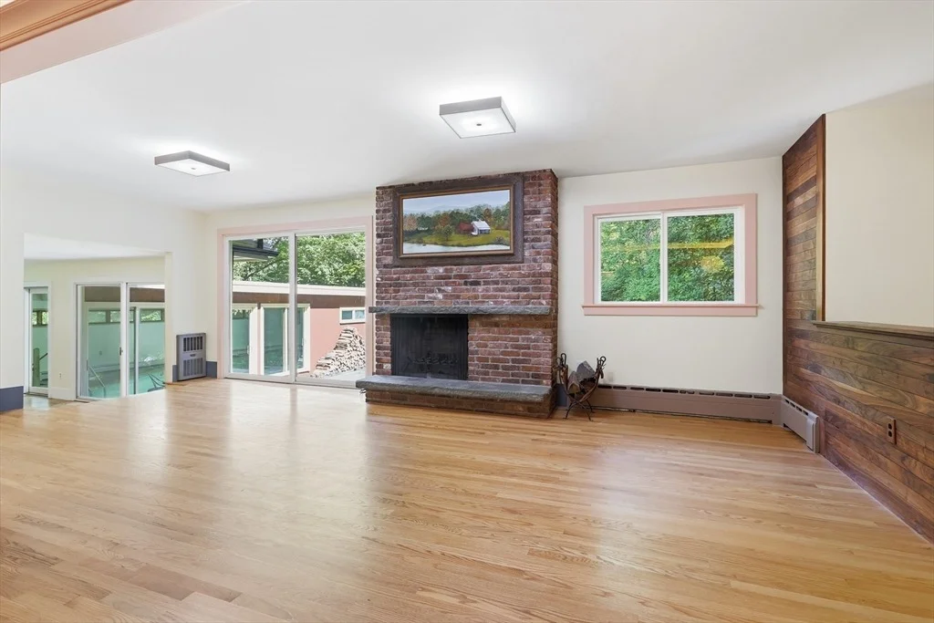 Photo of 131 Warren Ave
