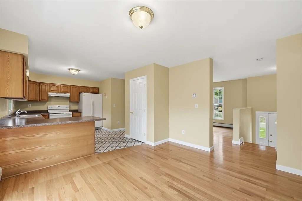 Photo of 6 White Birch Dr