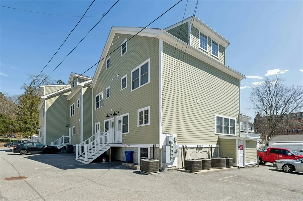 Photo of Unit B at 140 Main St
