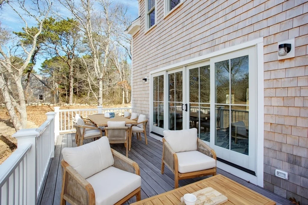Photo of 1526 Hyannis Road