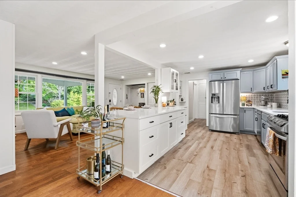 Photo of 38 Ruthellen Rd