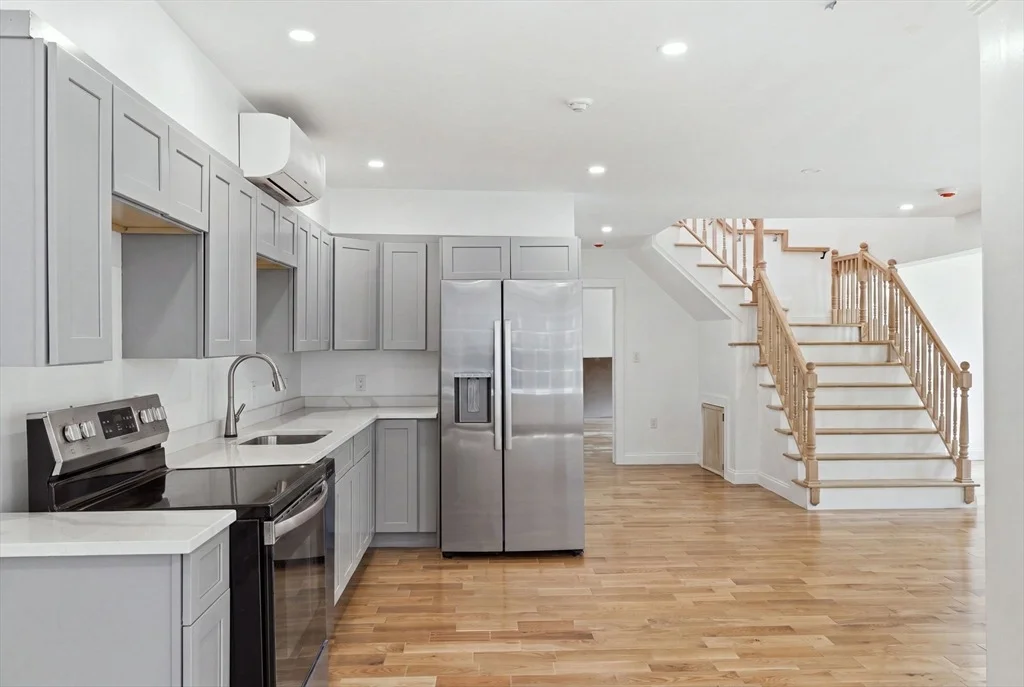 Photo of 26 Parallel St