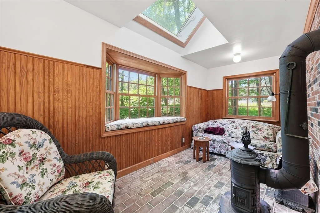 Photo of 965 Conway Rd