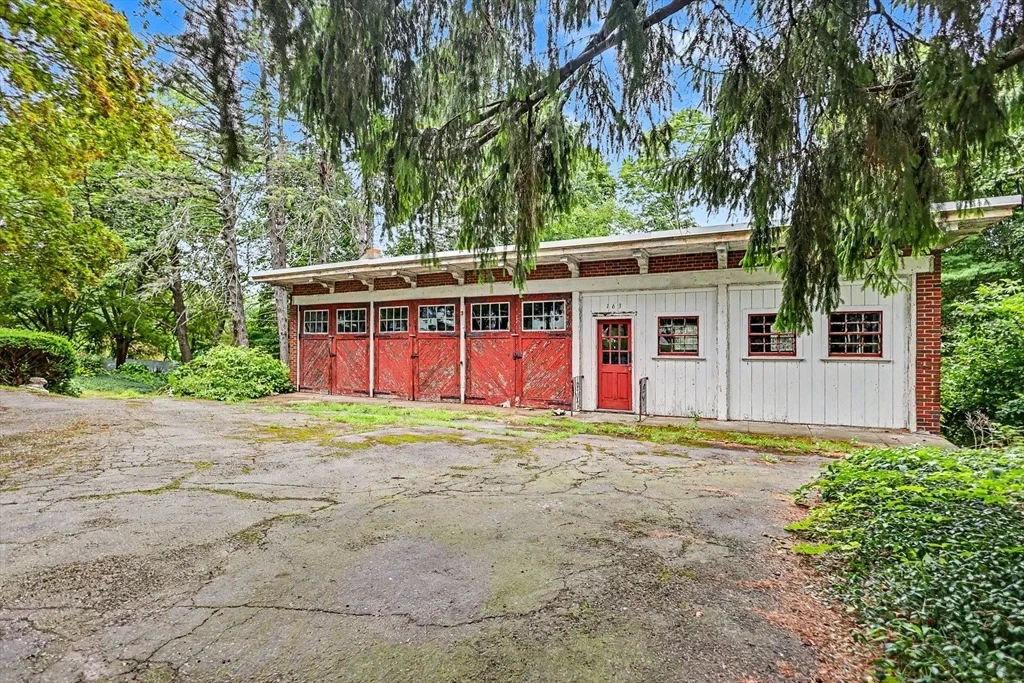 Photo of 165 Berkeley St
