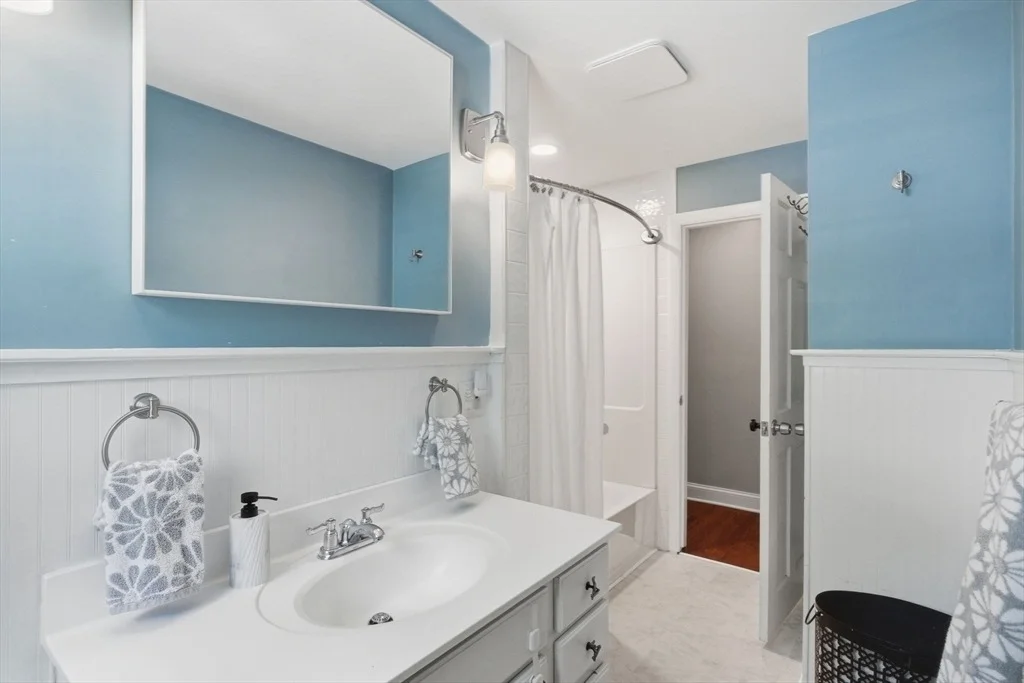 Photo of 5 Stanford Dr