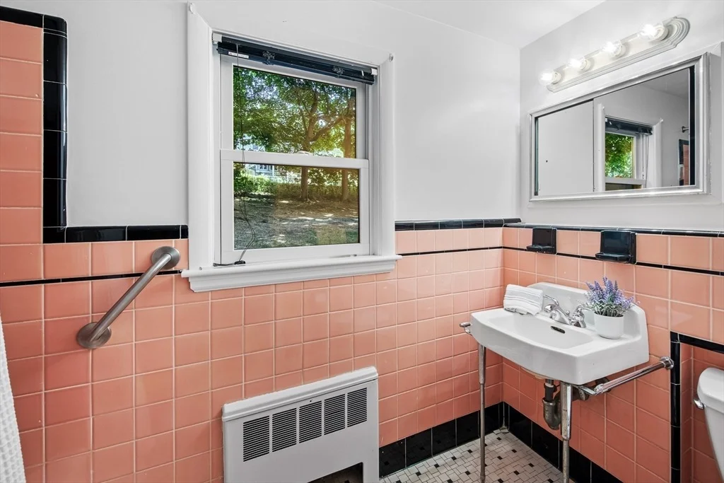 Photo of 38 Robinhood Rd