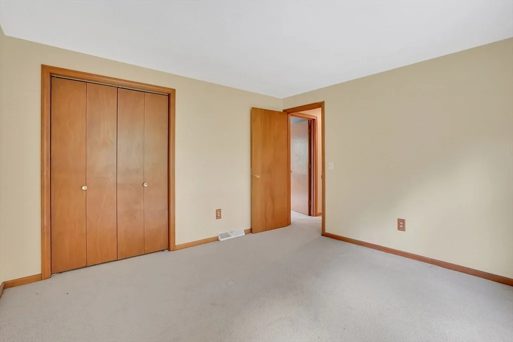 Photo of 61 Caitlin Dr