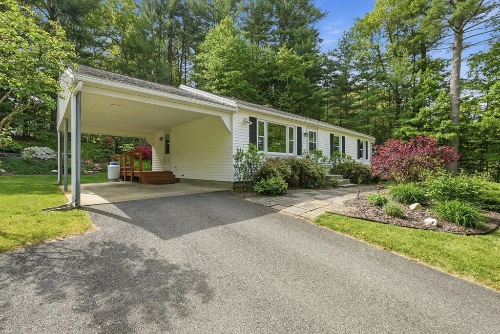 Photo of 87 Logtown Rd