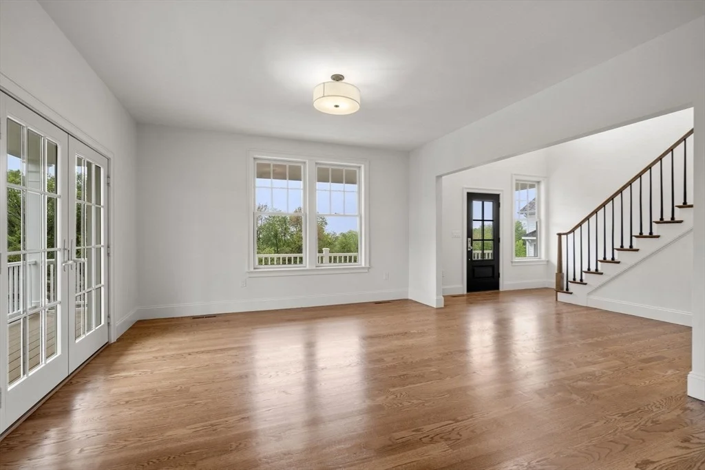 Photo of 131 Nobscot Dr