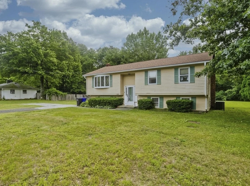 Photo of 597 Amherst Rd