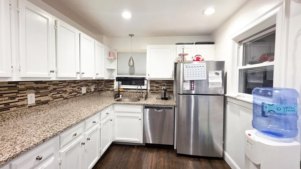 Photo of 446 (450) Vane St.