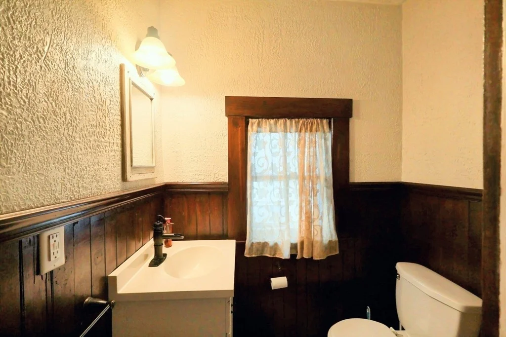 Photo of 98 Drury Ave