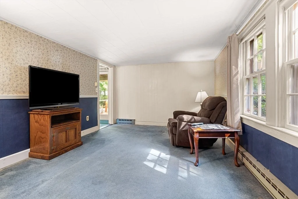 Photo of 10 Maple St