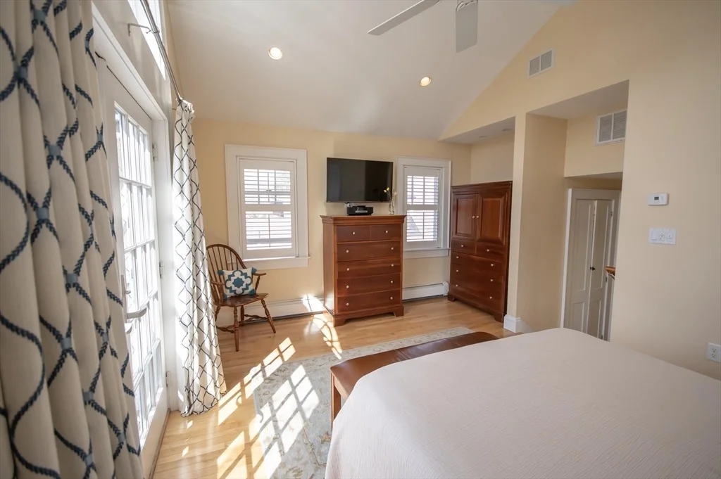 Photo of 403 Common St.