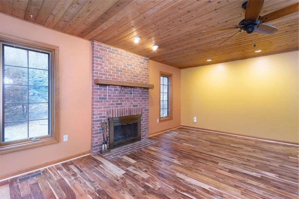 Photo of 170 Bridge St