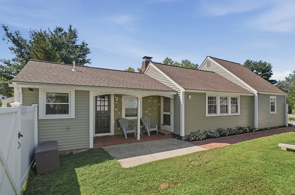 Photo of 35 Edgewater Drive