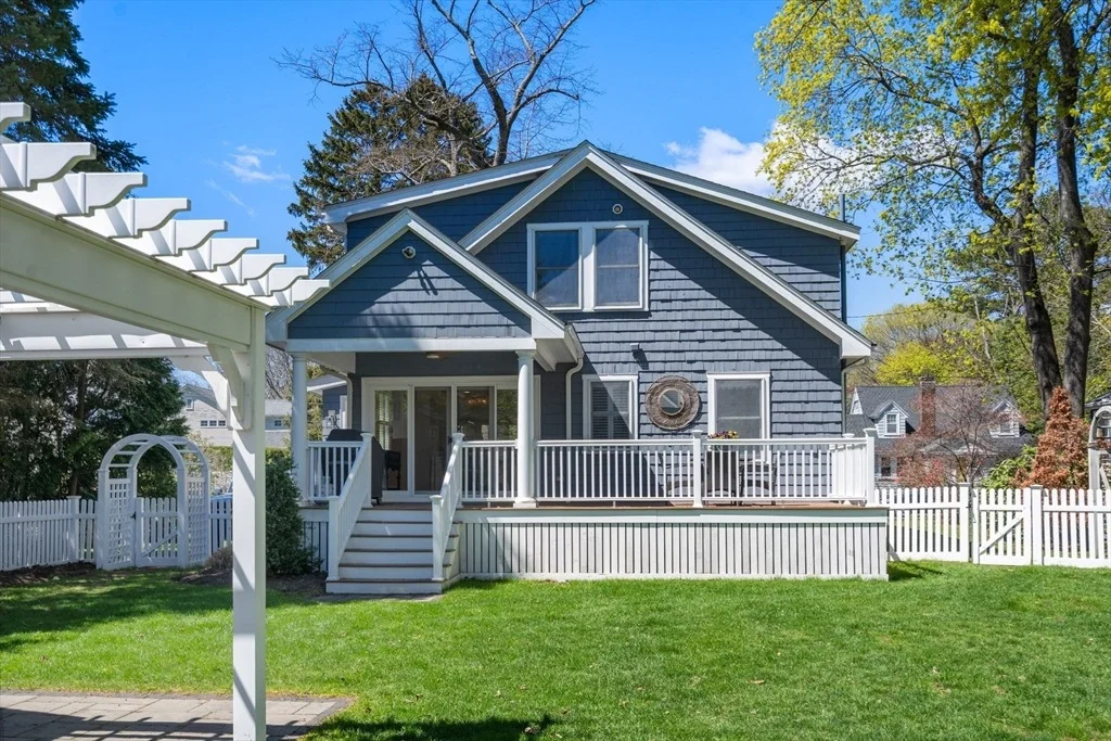 Photo of 11 Fairlawn St