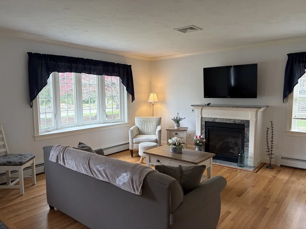 Photo of 71 West Spring St.