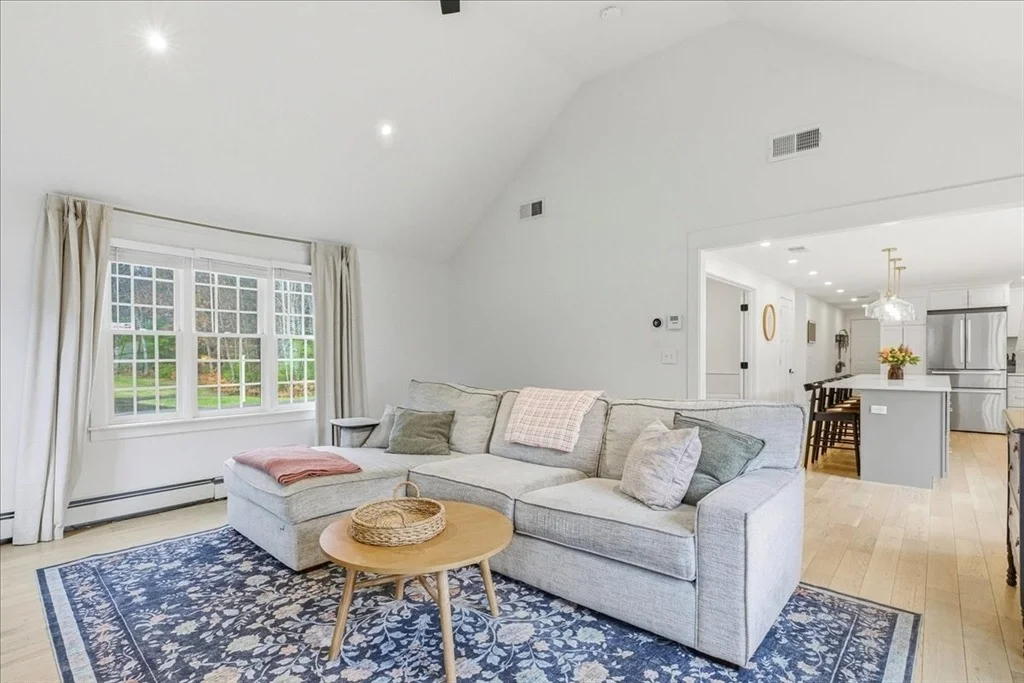 Photo of 2 Commons Dr