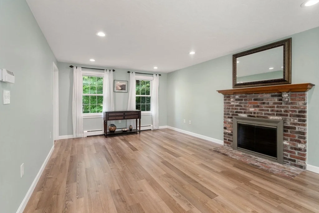 Photo of 2 Downingwood Dr