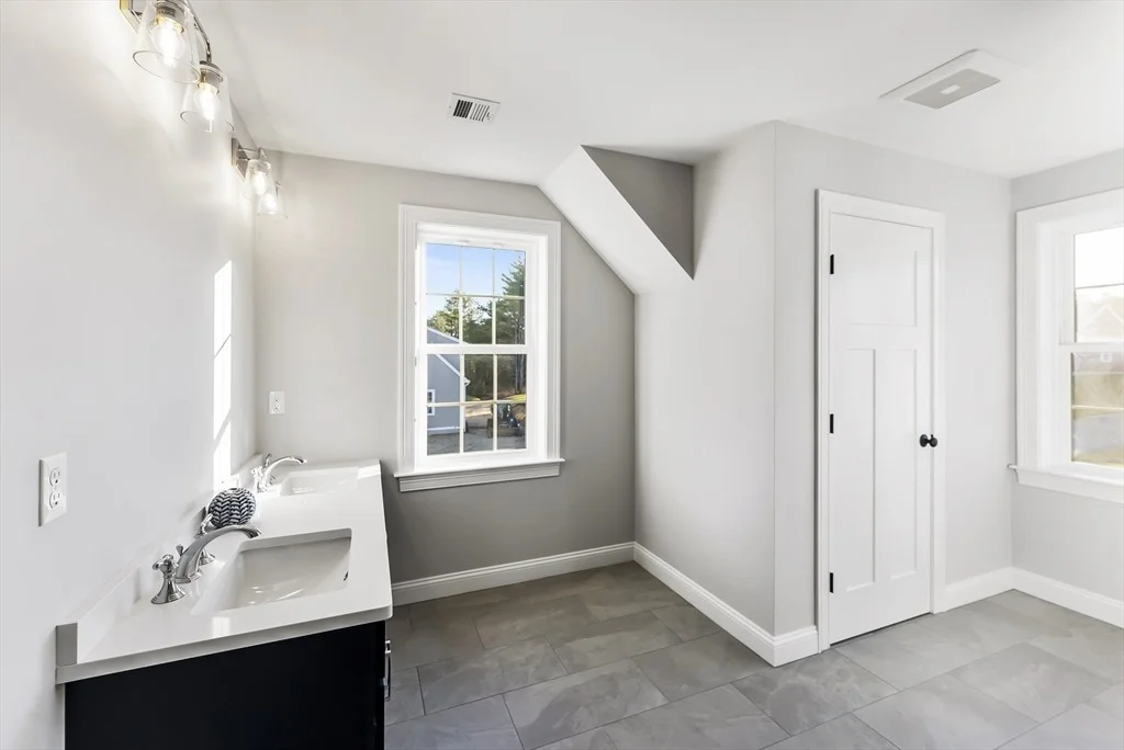 Photo of 111 Plain St
