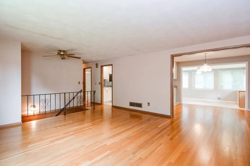 Photo of 12 Lanewood Avenue