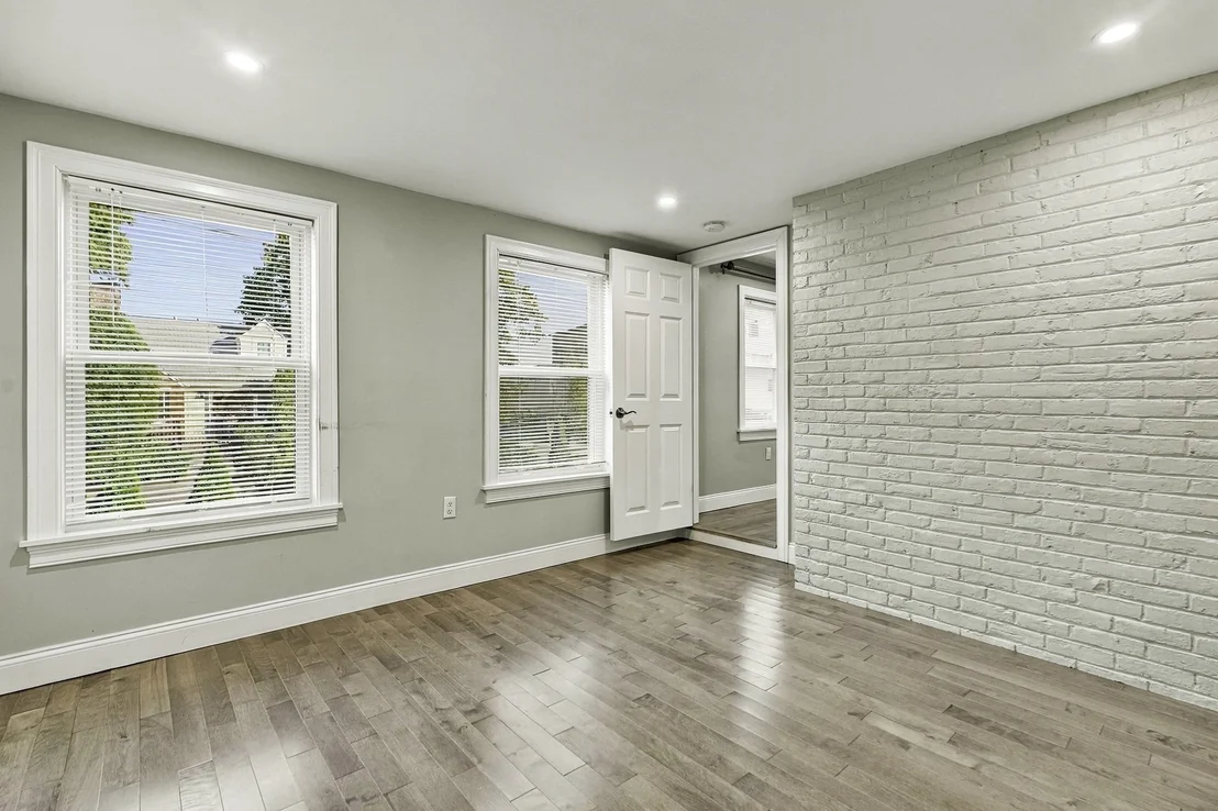 Photo of 47 Rosedale Rd