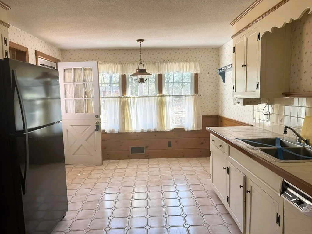 Photo of 202 Falley Dr