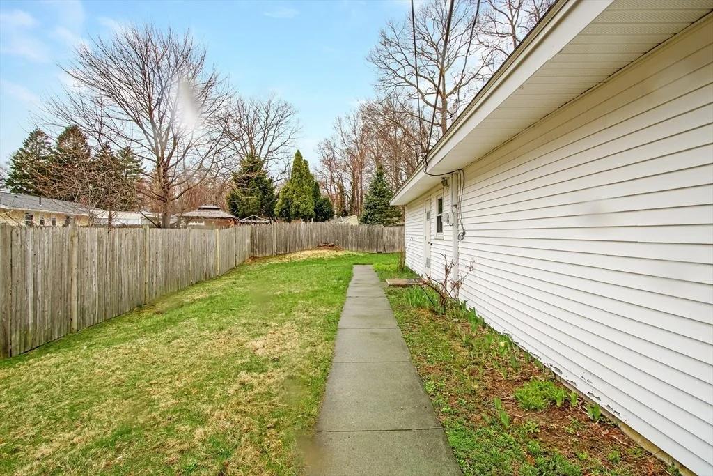 Photo of 12 Dix Rd