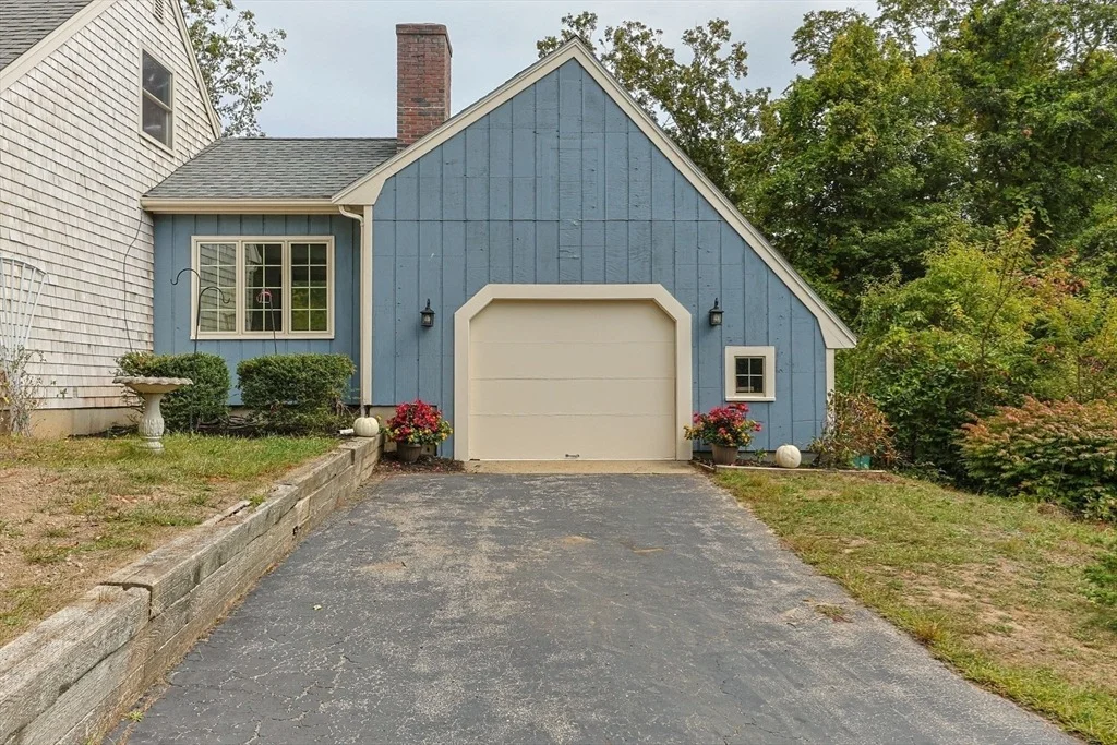 Photo of 7 Horseshoe Cir