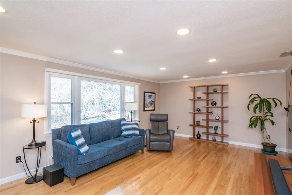 Photo of 242 Kenmore Dr