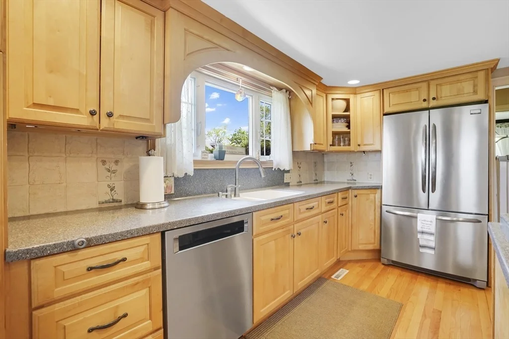 Photo of 146 Bellevue Ave
