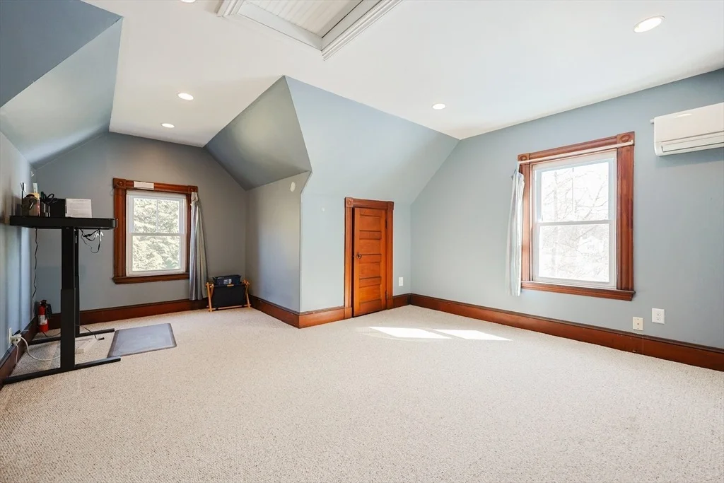 Photo of 50 Riverside Pl