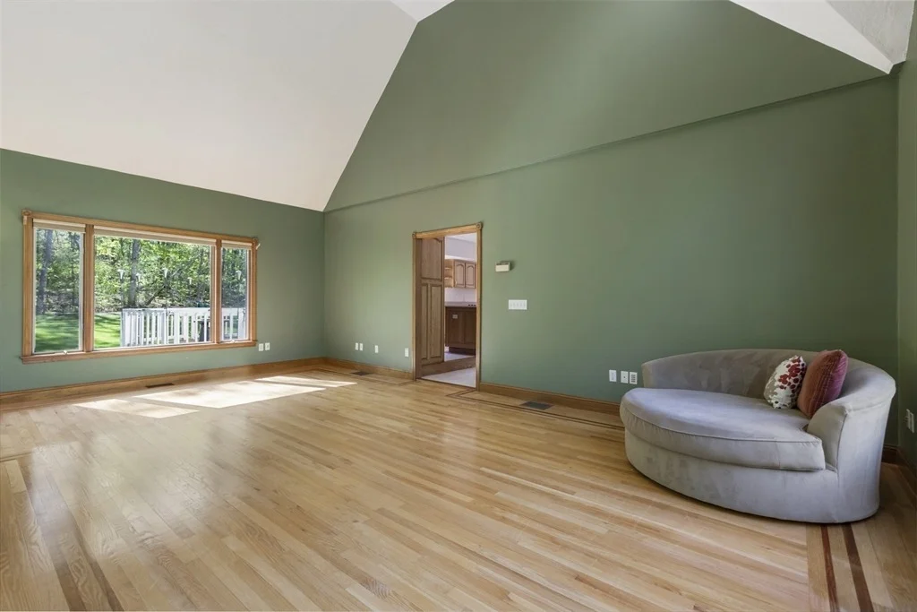 Photo of 27 Sullivan Blvd