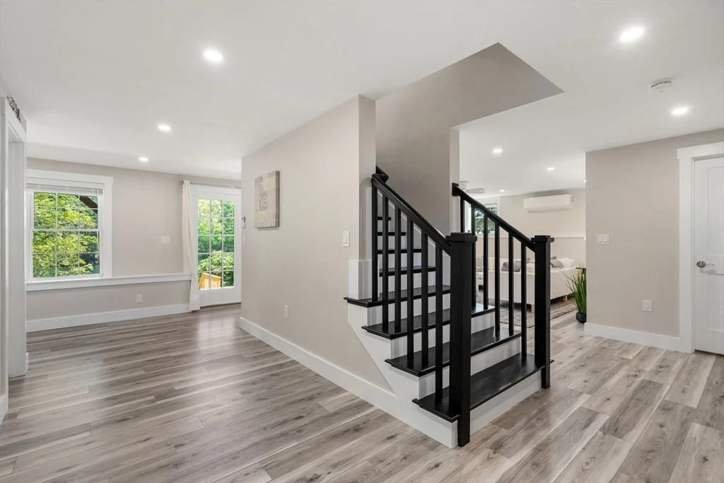 Photo of 44 Pine Point Rd
