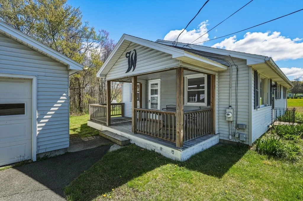 Photo of 282 Bay Rd