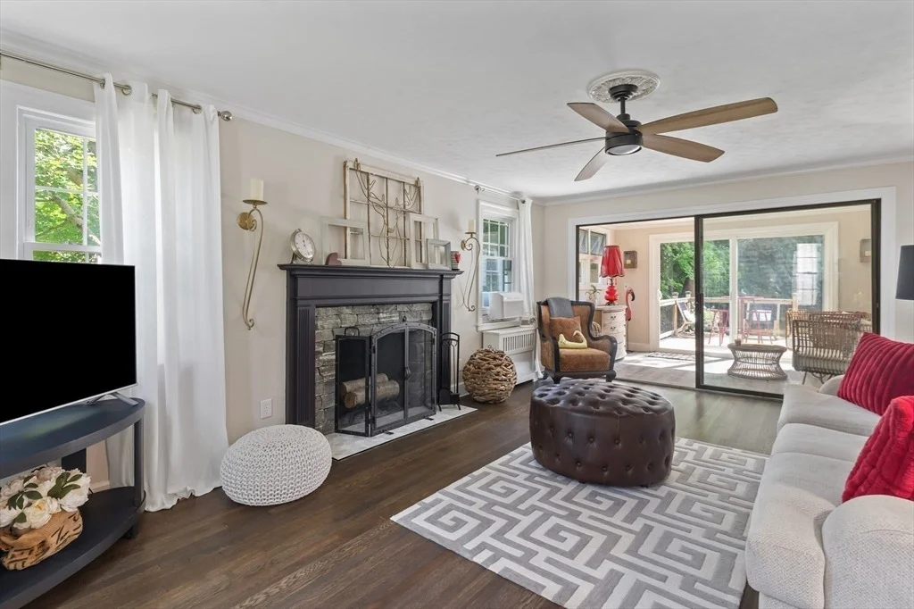 Photo of 700 Grove St