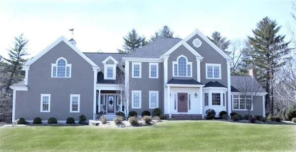 Photo of 9 Saddle Lane.