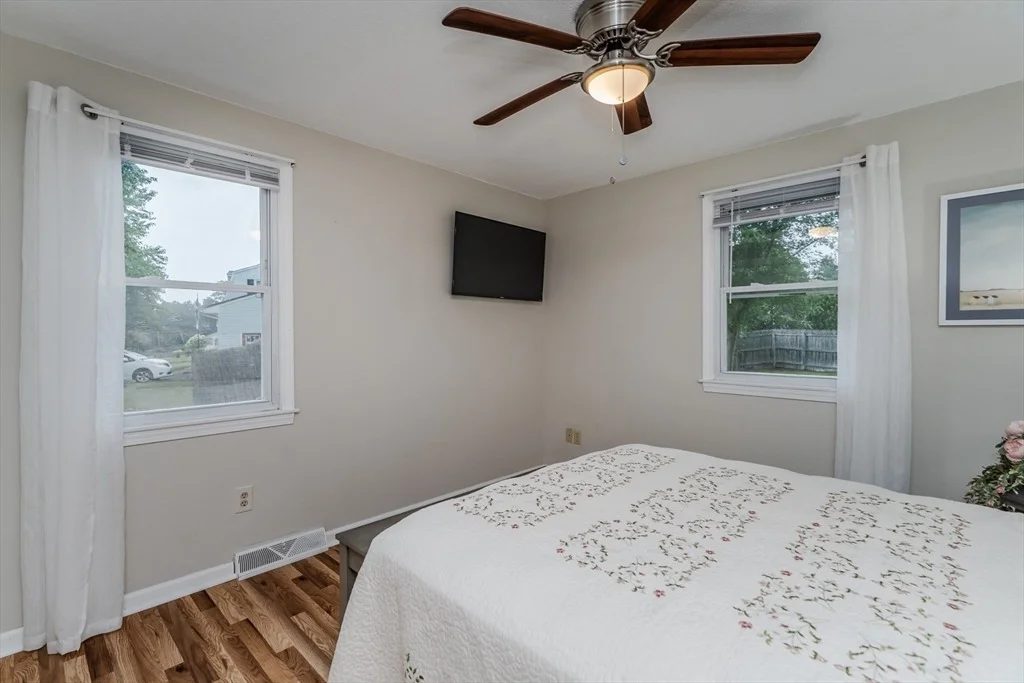 Photo of 43 Elaine Dr