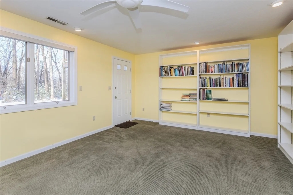 Photo of 481 Old Farm Rd