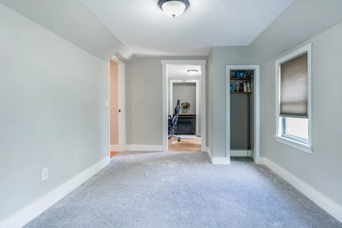 Photo of 5 Baptiste Ave