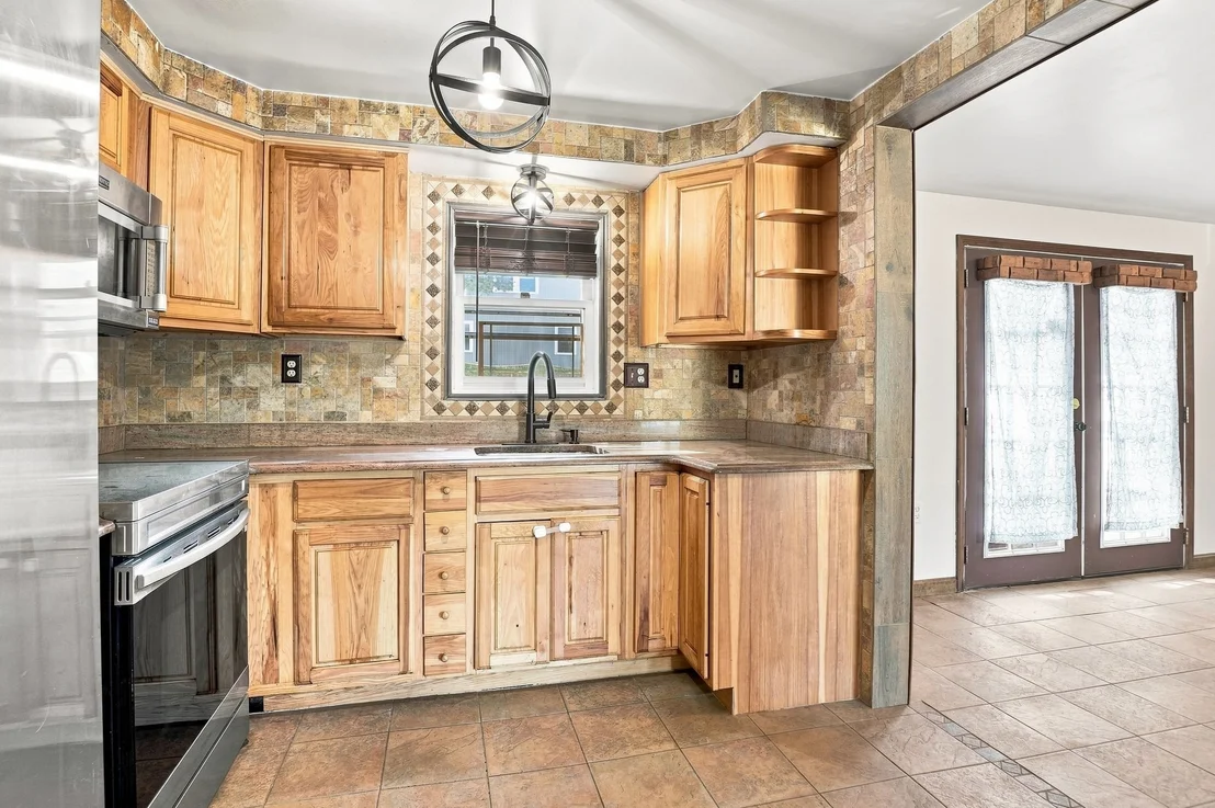 Photo of 65 Paris Avenue