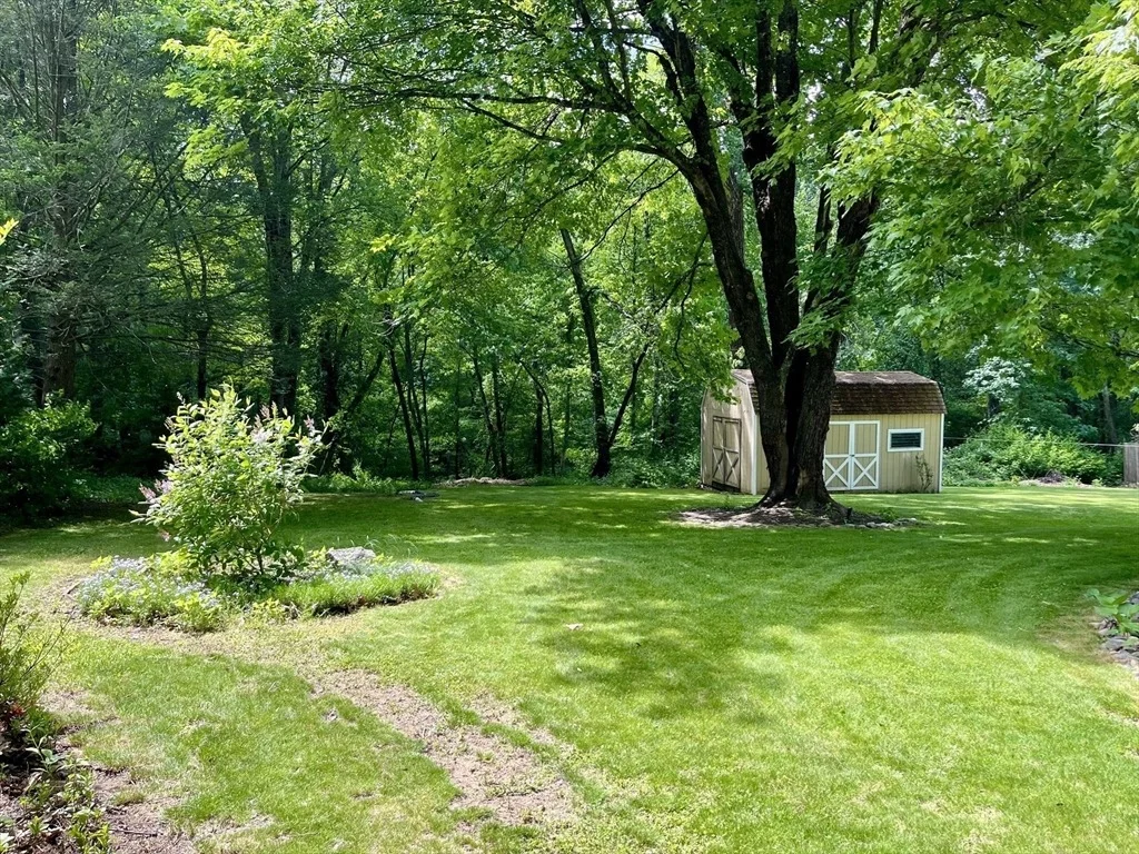Photo of 866 Burts Pit Rd