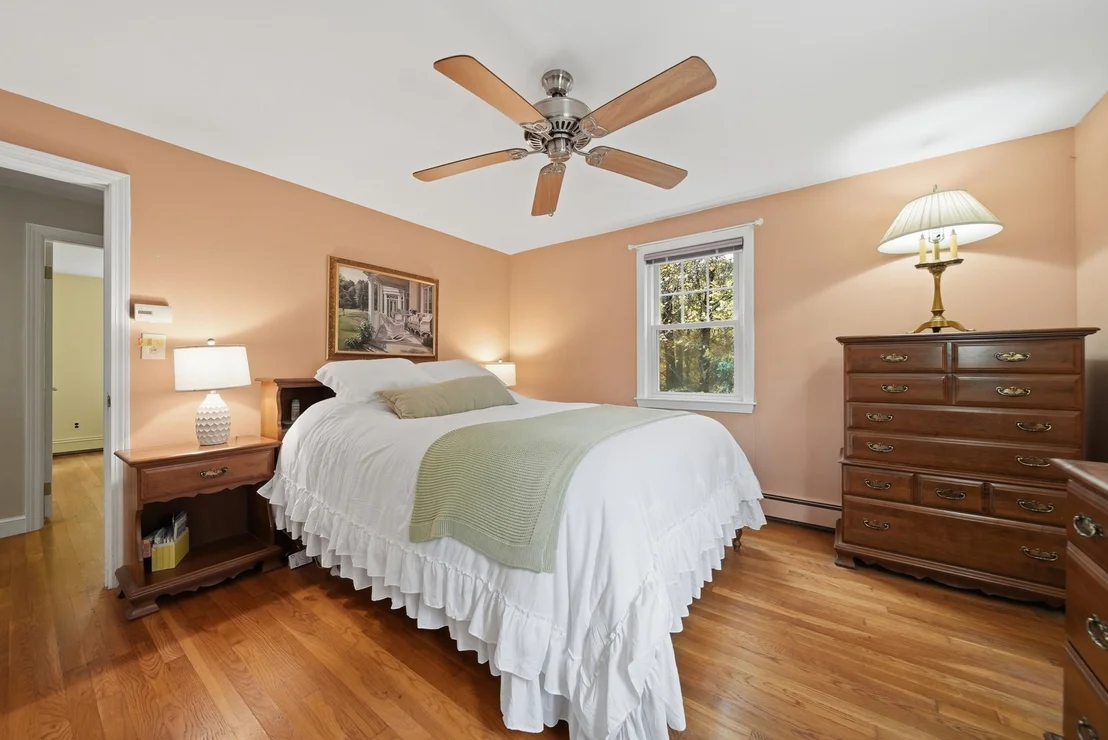 Photo of 401 Longley Rd