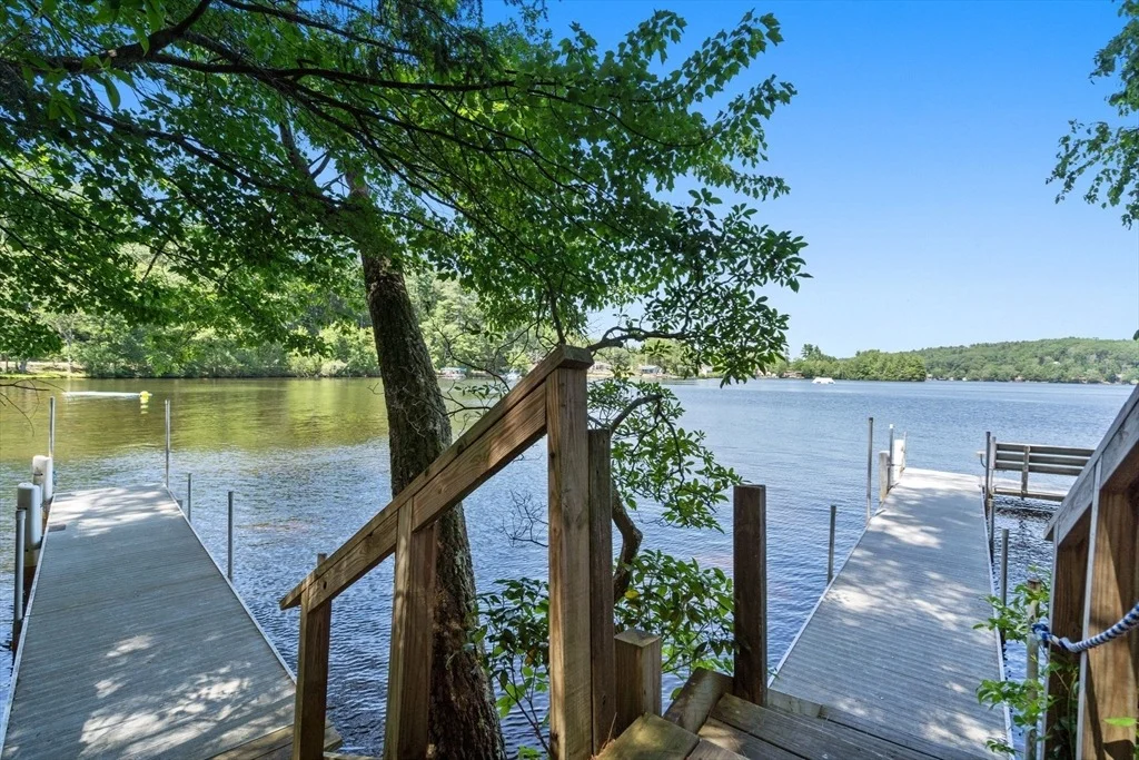 Photo of 183 Mashapaug Road