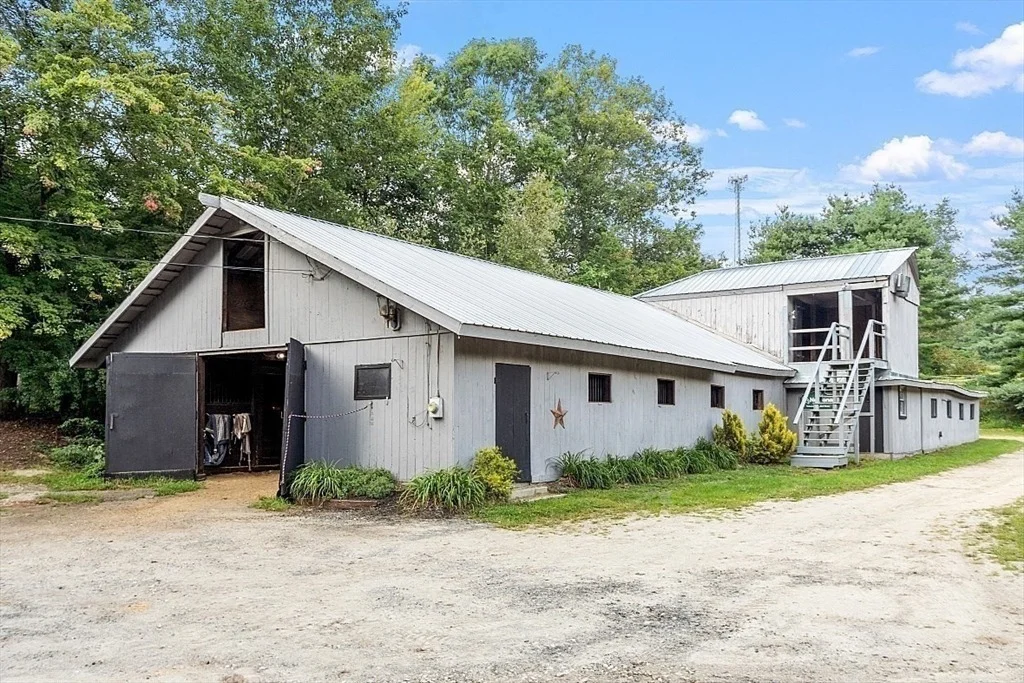 Photo of 650 Manning St