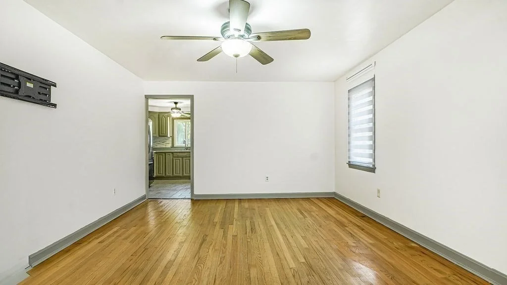 Photo of 128 W Canton Cir
