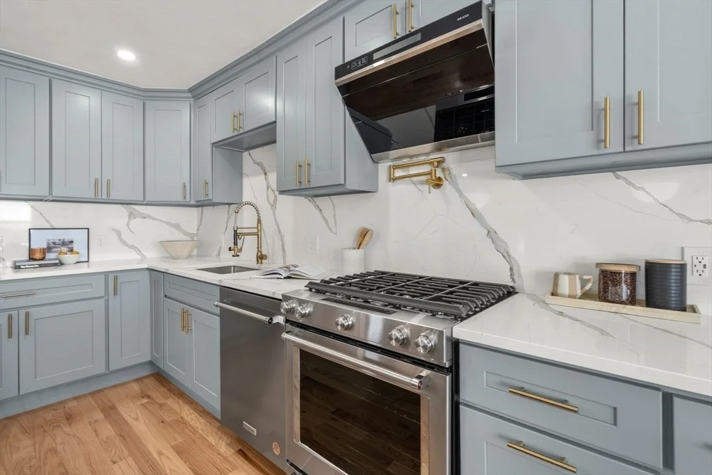 Photo of 243 Riverside Dr