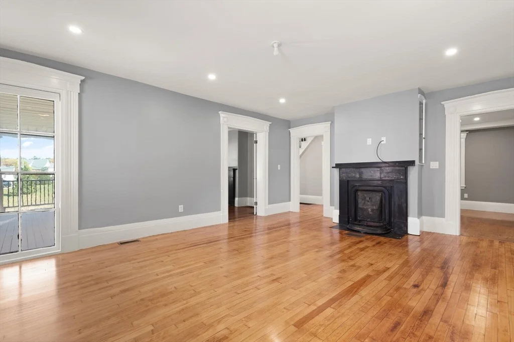 Photo of 70 School St